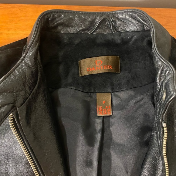 Danier leather jacket - Picture 9 of 12